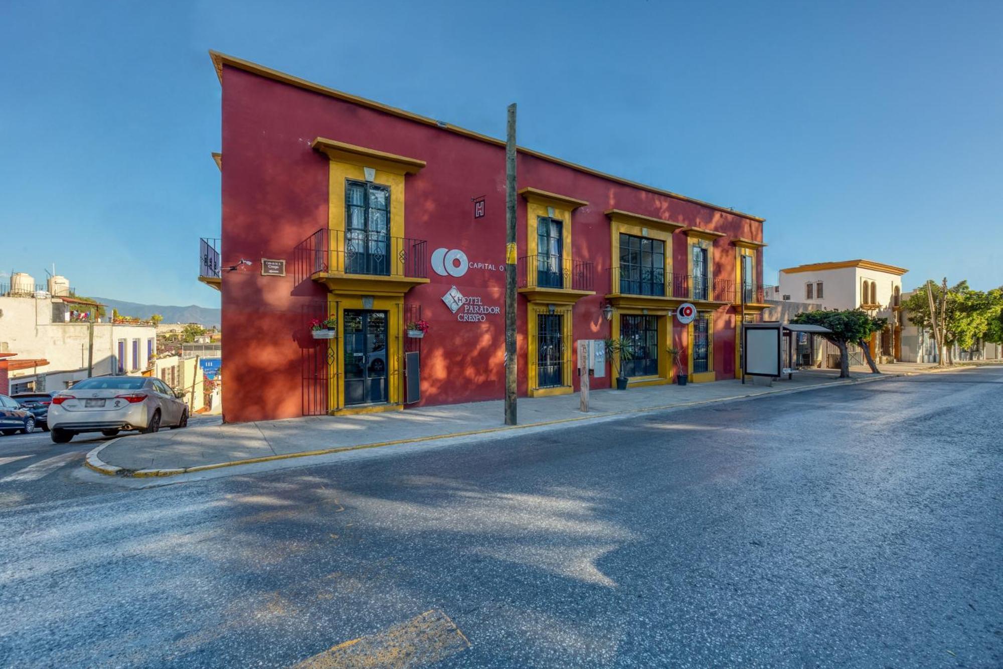 Capital O Parador Crespo Hotel, Oaxaca Exterior photo